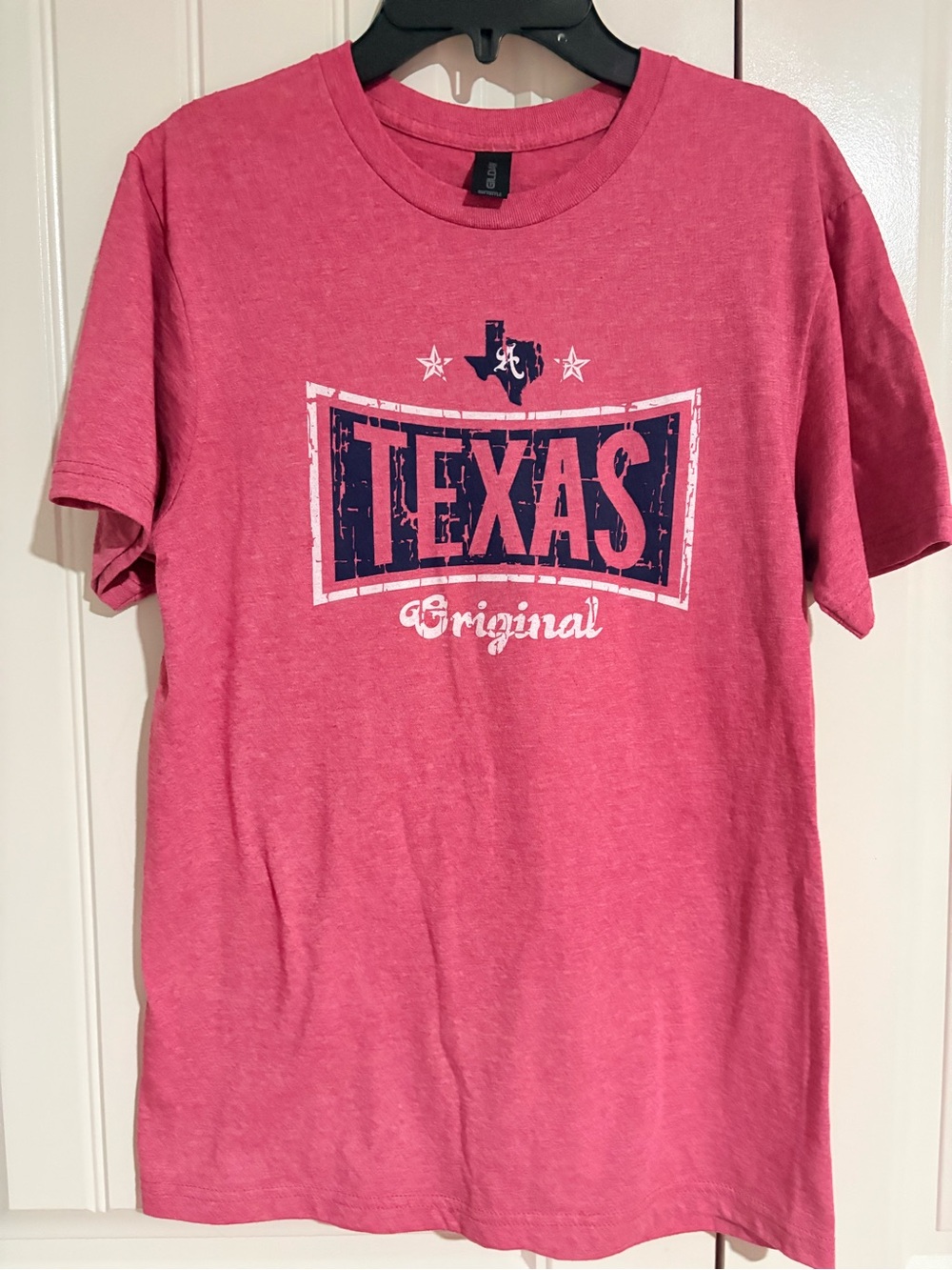 Gildan Pink Women’s Texas Graphic Tee with Navy Print
